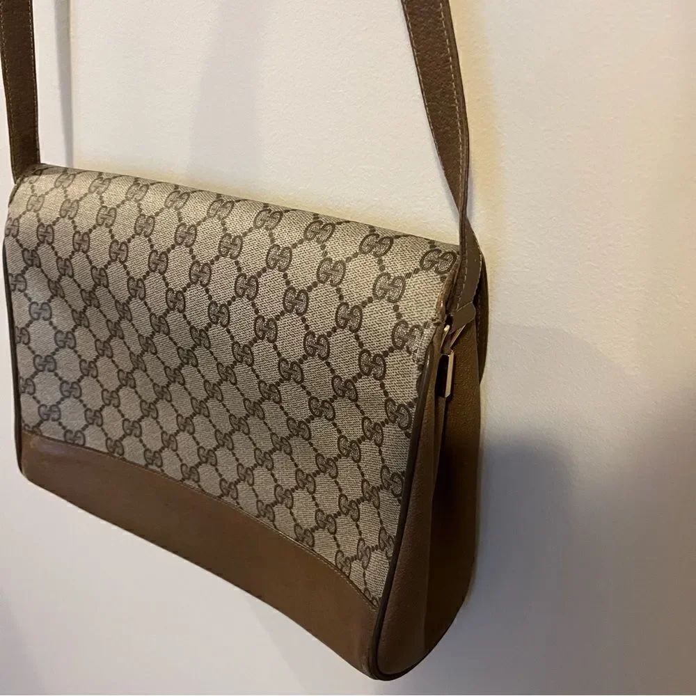 Gucci Supreme Crossbody/Shoulder Bag - Picture 8 of 16